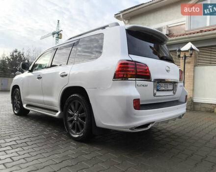 Белый Лексус ЛХ, объемом двигателя 5.66 л и пробегом 169 тыс. км за 37999 $, фото 9 на Automoto.ua