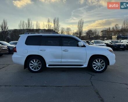 Білий Лексус ЛХ, об'ємом двигуна 5.66 л та пробігом 208 тис. км за 24500 $, фото 3 на Automoto.ua