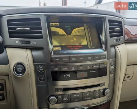 Белый Лексус ЛХ, объемом двигателя 5.7 л и пробегом 260 тыс. км за 24000 $, фото 13 на Automoto.ua