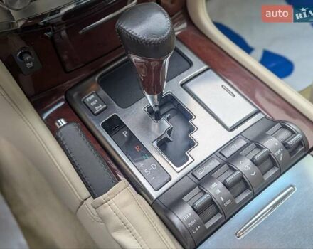 Белый Лексус ЛХ, объемом двигателя 5.7 л и пробегом 260 тыс. км за 24000 $, фото 12 на Automoto.ua