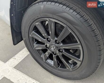 Белый Лексус ЛХ, объемом двигателя 5.7 л и пробегом 260 тыс. км за 24000 $, фото 24 на Automoto.ua