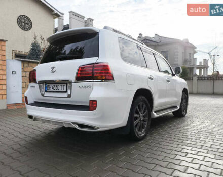 Белый Лексус ЛХ, объемом двигателя 5.7 л и пробегом 169 тыс. км за 37999 $, фото 6 на Automoto.ua
