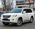 Белый Лексус ЛХ, объемом двигателя 5.66 л и пробегом 208 тыс. км за 25500 $, фото 1 на Automoto.ua