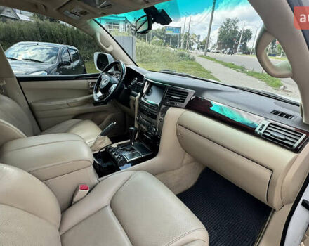 Белый Лексус ЛХ, объемом двигателя 5.66 л и пробегом 173 тыс. км за 30500 $, фото 11 на Automoto.ua