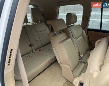 Белый Лексус ЛХ, объемом двигателя 5.66 л и пробегом 197 тыс. км за 27750 $, фото 6 на Automoto.ua