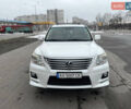 Белый Лексус ЛХ, объемом двигателя 5.66 л и пробегом 197 тыс. км за 27750 $, фото 1 на Automoto.ua