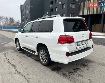 Белый Лексус ЛХ, объемом двигателя 5.66 л и пробегом 197 тыс. км за 27750 $, фото 3 на Automoto.ua