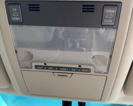 Белый Лексус ЛХ, объемом двигателя 5.66 л и пробегом 410 тыс. км за 29999 $, фото 19 на Automoto.ua