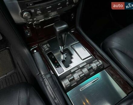 Белый Лексус ЛХ, объемом двигателя 5.66 л и пробегом 250 тыс. км за 26900 $, фото 22 на Automoto.ua