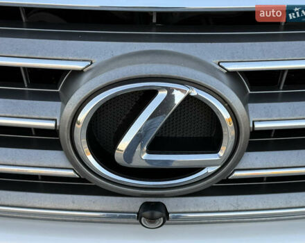 Белый Лексус ЛХ, объемом двигателя 5.7 л и пробегом 190 тыс. км за 38000 $, фото 17 на Automoto.ua
