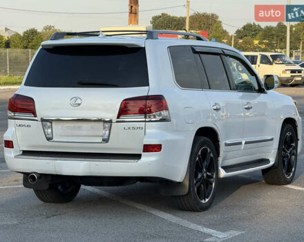 Белый Лексус ЛХ, объемом двигателя 5.7 л и пробегом 190 тыс. км за 38000 $, фото 6 на Automoto.ua
