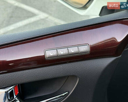 Белый Лексус ЛХ, объемом двигателя 5.7 л и пробегом 190 тыс. км за 38000 $, фото 12 на Automoto.ua