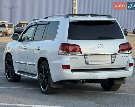 Белый Лексус ЛХ, объемом двигателя 5.7 л и пробегом 190 тыс. км за 38000 $, фото 4 на Automoto.ua