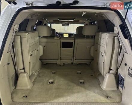 Белый Лексус ЛХ, объемом двигателя 5.66 л и пробегом 200 тыс. км за 33333 $, фото 41 на Automoto.ua