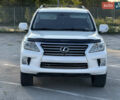 Белый Лексус ЛХ, объемом двигателя 5.7 л и пробегом 190 тыс. км за 38000 $, фото 1 на Automoto.ua