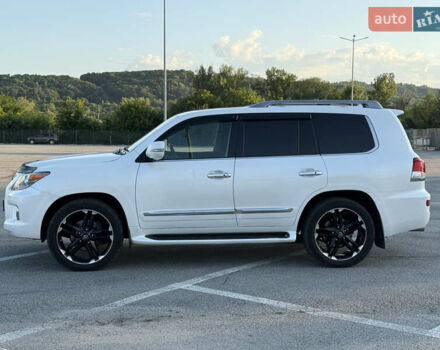 Белый Лексус ЛХ, объемом двигателя 5.7 л и пробегом 190 тыс. км за 38000 $, фото 3 на Automoto.ua