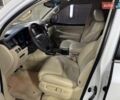 Белый Лексус ЛХ, объемом двигателя 5.66 л и пробегом 200 тыс. км за 33333 $, фото 16 на Automoto.ua
