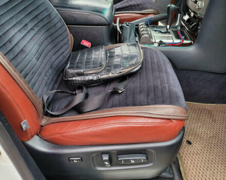 Білий Лексус ЛХ, об'ємом двигуна 5.66 л та пробігом 187 тис. км за 41720 $, фото 12 на Automoto.ua