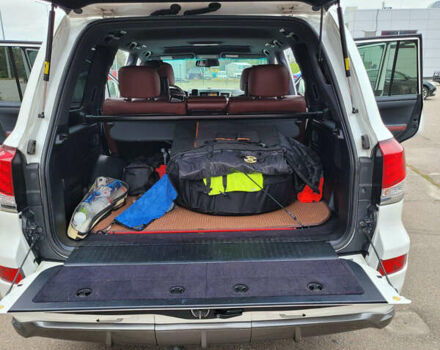 Білий Лексус ЛХ, об'ємом двигуна 5.66 л та пробігом 187 тис. км за 41720 $, фото 9 на Automoto.ua