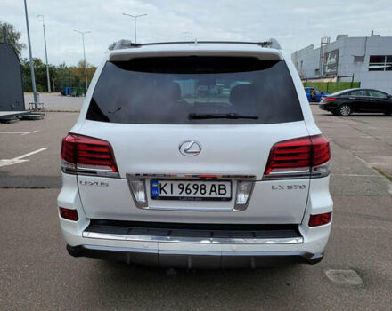Білий Лексус ЛХ, об'ємом двигуна 5.66 л та пробігом 187 тис. км за 41720 $, фото 4 на Automoto.ua