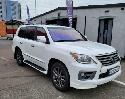 Білий Лексус ЛХ, об'ємом двигуна 5.66 л та пробігом 187 тис. км за 41720 $, фото 2 на Automoto.ua