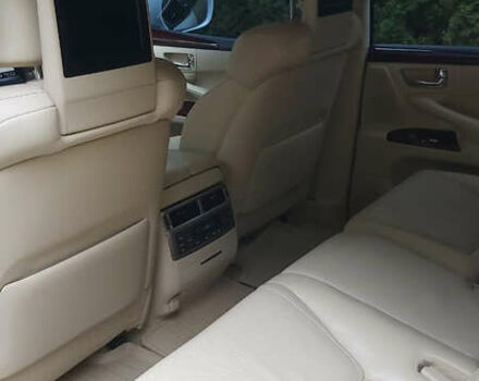 Белый Лексус ЛХ, объемом двигателя 5.66 л и пробегом 101 тыс. км за 47000 $, фото 9 на Automoto.ua