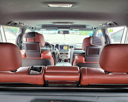 Білий Лексус ЛХ, об'ємом двигуна 5.66 л та пробігом 187 тис. км за 41720 $, фото 10 на Automoto.ua