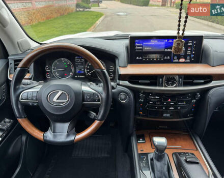 Білий Лексус ЛХ, об'ємом двигуна 4.46 л та пробігом 216 тис. км за 52500 $, фото 25 на Automoto.ua