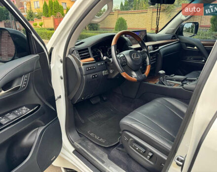 Білий Лексус ЛХ, об'ємом двигуна 4.46 л та пробігом 216 тис. км за 52500 $, фото 18 на Automoto.ua