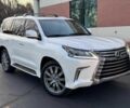 Белый Лексус ЛХ, объемом двигателя 5.7 л и пробегом 75 тыс. км за 20000 $, фото 1 на Automoto.ua