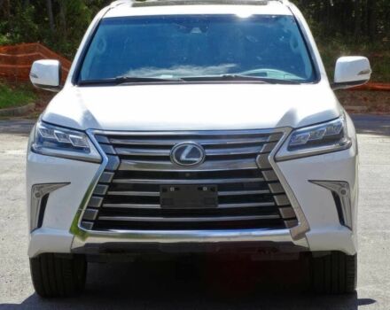 Белый Лексус ЛХ, объемом двигателя 5.7 л и пробегом 75 тыс. км за 40000 $, фото 1 на Automoto.ua