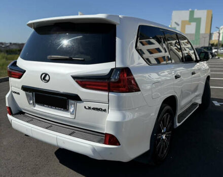 Белый Лексус ЛХ, объемом двигателя 4.46 л и пробегом 235 тыс. км за 56900 $, фото 7 на Automoto.ua
