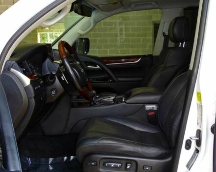 Белый Лексус ЛХ, объемом двигателя 5.7 л и пробегом 75 тыс. км за 40000 $, фото 8 на Automoto.ua