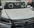 Белый Лексус ЛХ, объемом двигателя 4.46 л и пробегом 135 тыс. км за 53000 $, фото 1 на Automoto.ua