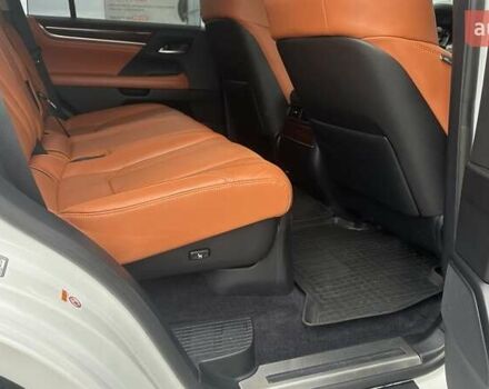 Лексус ЛХ 2017 у Києві на Automoto.ua Білий Лексус ЛХ, об'ємом двигуна 4.46 л та пробігом 76 тис. км за 75160 $, фото 6 на Automoto.ua