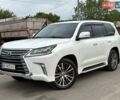 Белый Лексус ЛХ, объемом двигателя 4.46 л и пробегом 187 тыс. км за 61000 $, фото 1 на Automoto.ua