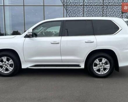 Лексус ЛХ 2017 у Києві на Automoto.ua Білий Лексус ЛХ, об'ємом двигуна 4.46 л та пробігом 76 тис. км за 75160 $, фото 2 на Automoto.ua