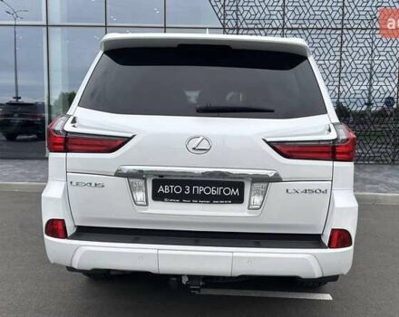 Лексус ЛХ 2017 у Києві на Automoto.ua Білий Лексус ЛХ, об'ємом двигуна 4.46 л та пробігом 76 тис. км за 75160 $, фото 3 на Automoto.ua