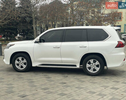 Білий Лексус ЛХ, об'ємом двигуна 4.46 л та пробігом 143 тис. км за 62500 $, фото 12 на Automoto.ua