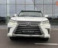 Лексус ЛХ 2017 у Києві на Automoto.ua Білий Лексус ЛХ, об'ємом двигуна 4.46 л та пробігом 76 тис. км за 75160 $, фото 4 на Automoto.ua
