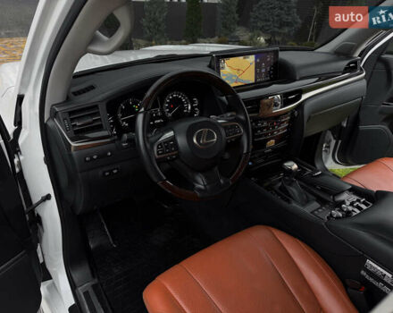 Білий Лексус ЛХ, об'ємом двигуна 4.5 л та пробігом 125 тис. км за 65500 $, фото 11 на Automoto.ua