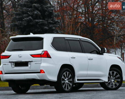 Білий Лексус ЛХ, об'ємом двигуна 4.5 л та пробігом 125 тис. км за 65500 $, фото 5 на Automoto.ua