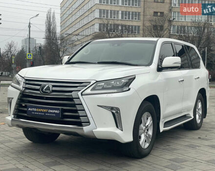 Білий Лексус ЛХ, об'ємом двигуна 4.46 л та пробігом 143 тис. км за 62500 $, фото 1 на Automoto.ua