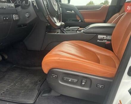 Лексус ЛХ 2017 у Києві на Automoto.ua Білий Лексус ЛХ, об'ємом двигуна 4.46 л та пробігом 76 тис. км за 75160 $, фото 27 на Automoto.ua