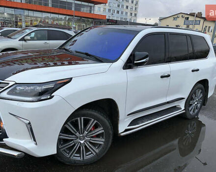 Белый Лексус ЛХ, объемом двигателя 5.66 л и пробегом 148 тыс. км за 77000 $, фото 73 на Automoto.ua