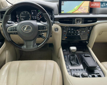 Білий Лексус ЛХ, об'ємом двигуна 4.46 л та пробігом 143 тис. км за 62500 $, фото 27 на Automoto.ua