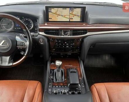 Лексус ЛХ 2017 у Києві на Automoto.ua Білий Лексус ЛХ, об'ємом двигуна 4.46 л та пробігом 76 тис. км за 75160 $, фото 7 на Automoto.ua