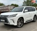 Белый Лексус ЛХ, объемом двигателя 4.46 л и пробегом 187 тыс. км за 61000 $, фото 1 на Automoto.ua