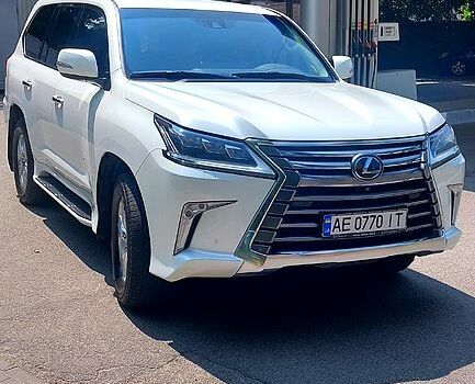 Білий Лексус ЛХ, об'ємом двигуна 4.5 л та пробігом 140 тис. км за 69999 $, фото 1 на Automoto.ua