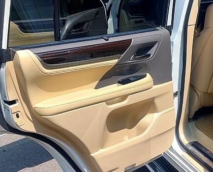 Білий Лексус ЛХ, об'ємом двигуна 4.5 л та пробігом 140 тис. км за 69999 $, фото 6 на Automoto.ua